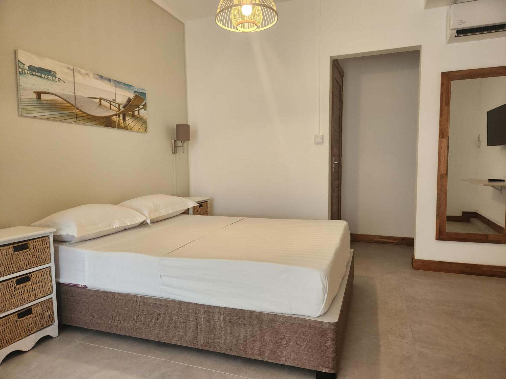 La Perla Holiday Apartments Pereybere Beach Екстер'єр фото
